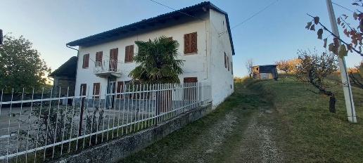 Foto Casa indipendente in Via San Secondo 7, Vezza d'Alba di 280 m²