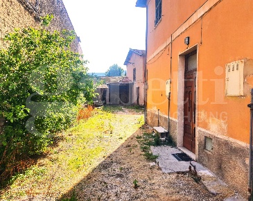 Foto Casa indipendente in Via PERTINI 22, Avezzano Centro di 160 m²
