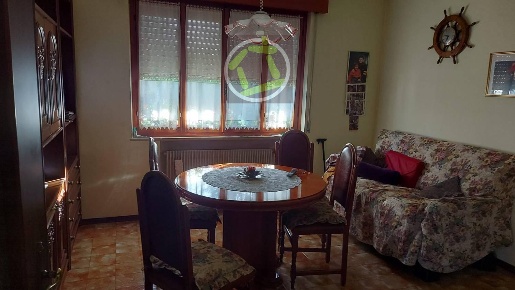 Foto Casa indipendente a Cordenons Centro di 315 m² con 18 locali