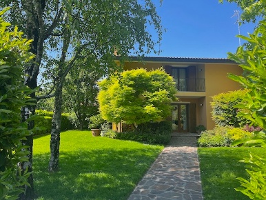 Foto Casa indipendente a Ponte di Piave Centro di 235 m² con 9 locali