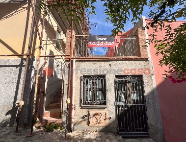 Foto Casa indipendente in Via Montecastro 12, Milazzo Centro di 140 m²