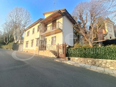 Foto Casa indipendente in Via Campescolo 2, Sasso Marconi Centro di 150 m²
