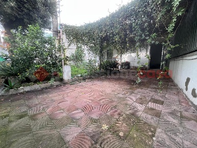 Foto Casa indipendente in Via Cotugno 17, Bari Picone di 90 m² con 3 locali