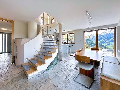 Foto Casa indipendente a Racines di 565 m² con 9 locali in vendita