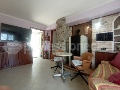Foto Casa indipendente in Via Italo Balbo 6, Castel del Giudice di 411 m²