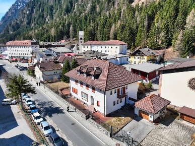 Foto Casa indipendente in Karl von Etzel, Brennero Centro di 712 m²