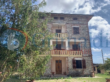 Foto Casa indipendente in Via Piemonte 11, Castiglione del Lago di 411 m²