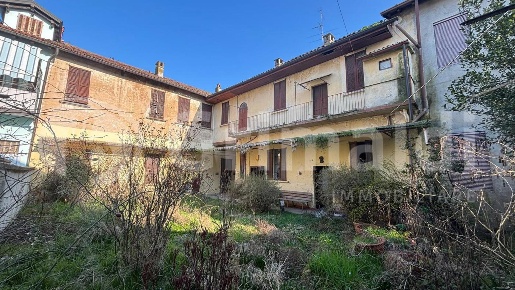 Foto Casa indipendente in Piazza Garibaldi 15, Albairate Centro di 540 m²