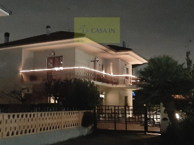 Foto Casa indipendente in Vestina, Montesilvano Villa Carmine di 380 m²
