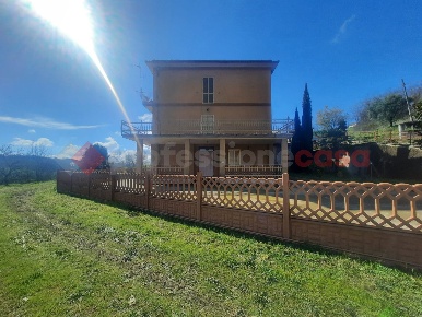 Foto Casa indipendente in Via Casilina Nord 1, Torrice di 180 m² in vendita
