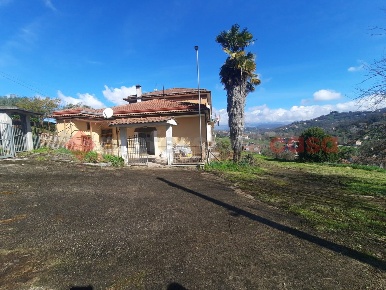 Foto Casa indipendente in Via Casilina Nord 1, Torrice di 180 m² in vendita