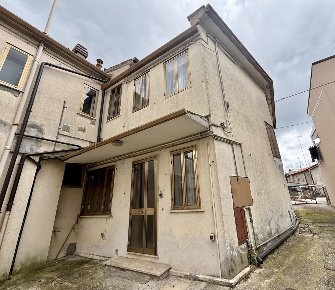 Foto Casa indipendente in Via VILLADOSE Viale Giacomo Matteotti 3, Centro