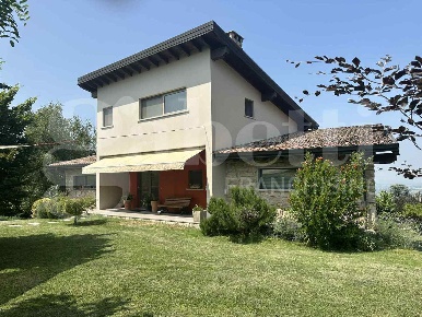 Foto Villa singola in Via Diola 78, Ziano Piacentino Vicobarone di 250 m²