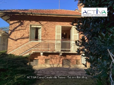 Foto Casa indipendente a Alpignano di 300 m² con 10 locali in vendita
