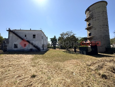 Foto Casa indipendente in Via SAN FELICE CIRCEO 900, Terracina di 300 m²