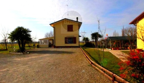 Foto Casa indipendente in NONANTOLANA, Modena Torrazzi di 350 m² in vendita