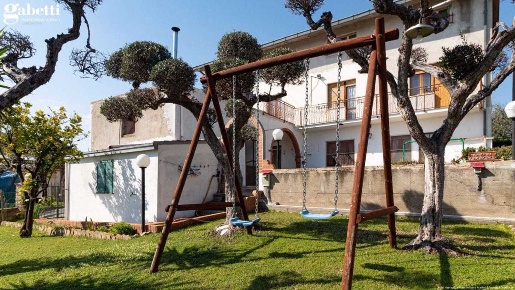 Foto Casa indipendente in Contrada Sant'Amato 101, Lanciano di 200 m²
