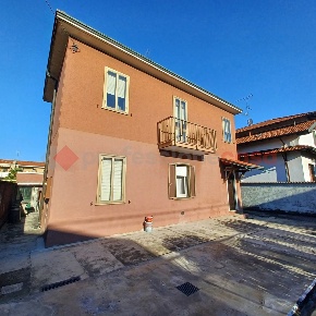 Foto Villa a schiera in Via Don Giuseppe Gilardi 14, Inveruno Centro