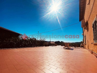 Foto Casa indipendente a Collesalvetti in vendita