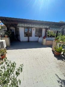 Foto Appartamento a Frosinone di 210 m² con 7 locali in vendita