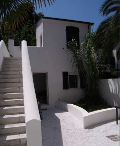 Foto Case semi ndipendenti in Viale Galileo Galilei, Carrara di 130 m²