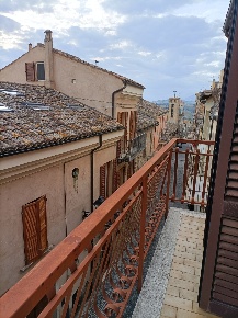 Foto Casa indipendente a Monsampolo del Tronto Centro di 100 m² in vendita