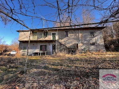 Foto Casa indipendente a Spigno Monferrato di 150 m² con 8 locali