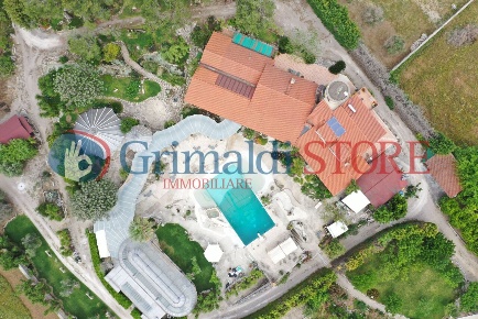 Foto Casa indipendente in C.S. Lu Monte 1, Lizzanello di 1070 m² in vendita