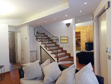 Foto Case semi ndipendenti a Busto Arsizio di 200 m² con 4 locali