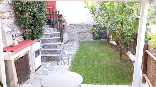 Foto Casa indipendente in SP73, Olivetta San Michele di 80 m² con 4 locali