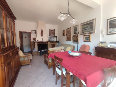 Foto Case semi ndipendenti a Luni Ortonovo di 110 m² con 5 locali