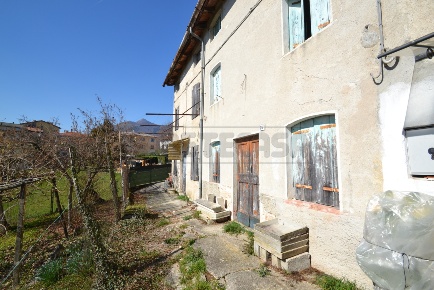 Foto Case semi ndipendenti a Valdagno Centro di 136 m² con 6 locali