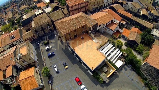 Foto Casa indipendente in Via Giuseppe Garibaldi 68-70-72, Nicolosi