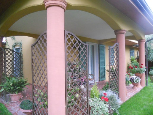 casa indipendente in vendita a Luni in zona Dogana