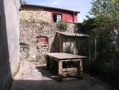 Foto Case semi ndipendenti a Fosdinovo di 90 m² con 4 locali in vendita