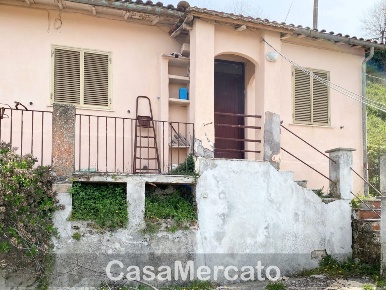Foto Casa indipendente in via Frascati 142, Rocca di Papa Centro di 65 m²