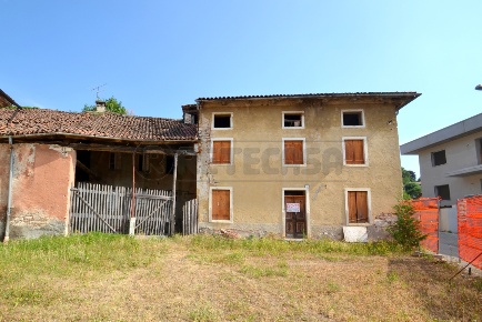 Foto Case semi ndipendenti a Valdagno Centro di 544 m² con 12 locali