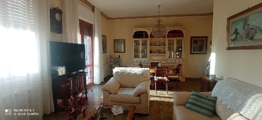 Foto Case semi ndipendenti a Massarosa di 170 m² con 8 locali in vendita