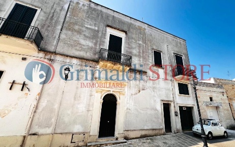 Foto Casa indipendente in Piazza Plebiscito 33, Salice Salentino di 235 m²