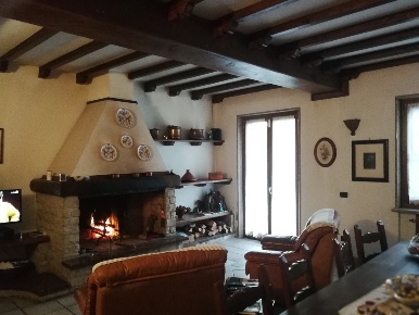 Foto Case semi ndipendenti a Carrara di 420 m² con 11 locali in vendita