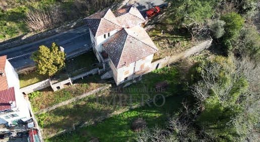 Foto Casa indipendente in Via San Rocco 1, Pigna di 300 m² con 11 locali
