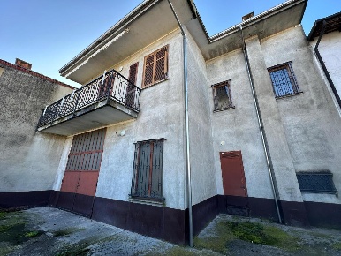 Foto Casa indipendente in Via Giuseppe Verdi 1313, Borgo Vercelli di 110 m²