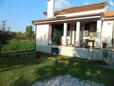 Foto Casa indipendente a Arcola Centro di 160 m² con 7 locali in vendita