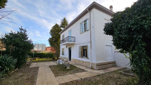 Foto Casa indipendente in via alessandro volta, Novafeltria in vendita