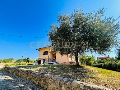 Foto Casa indipendente a Orbetello Fonteblanda di 175 m² con 9 locali