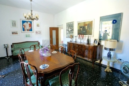 Foto Casa indipendente a Ameglia Centro di 131 m² con 5 locali in vendita