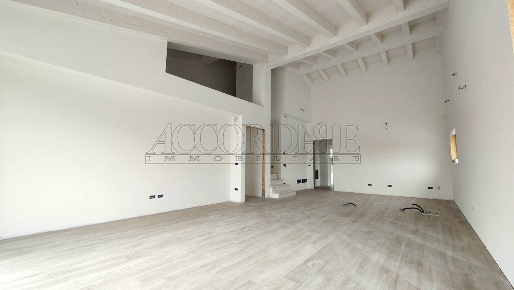Foto Casa indipendente a Mestrino Centro di 220 m² con 6 locali in vendita