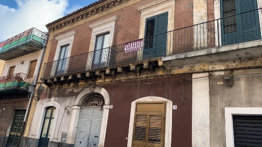 Foto Casa indipendente a San Giovanni la Punta Centro di 180 m² in vendita