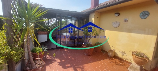 Foto Case semi ndipendenti in via delle villette, Livorno di 131 m²