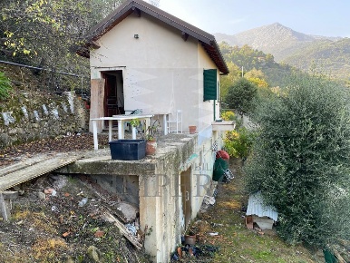 Foto Casa indipendente in Via Umberto Lorenzi, Ventimiglia di 25 m²